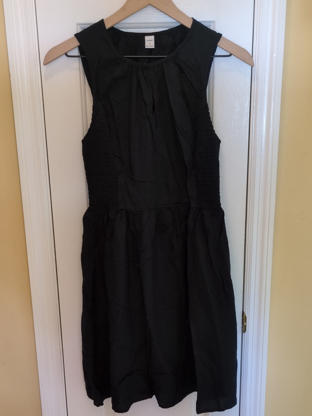 Old Navy Classic Black Sleeveless Women's Dress